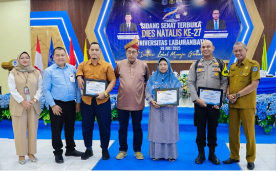 ULB Anugerahkan 3 Tokoh Inspiratif pada Acara Dies Natalis ke-27 Tahun